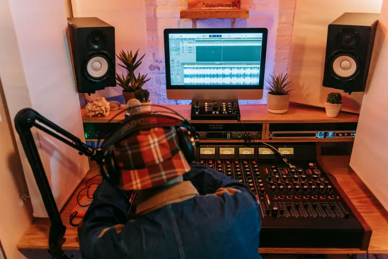 No Label, No Problem: How Bedroom Producers Are Flipping the Script on the Music Industry